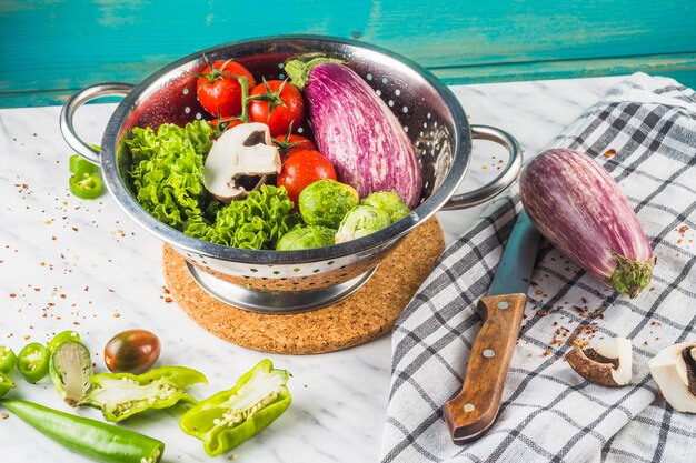 Jak zrobić zdrowe i smaczne dania z sezonowych warzyw?