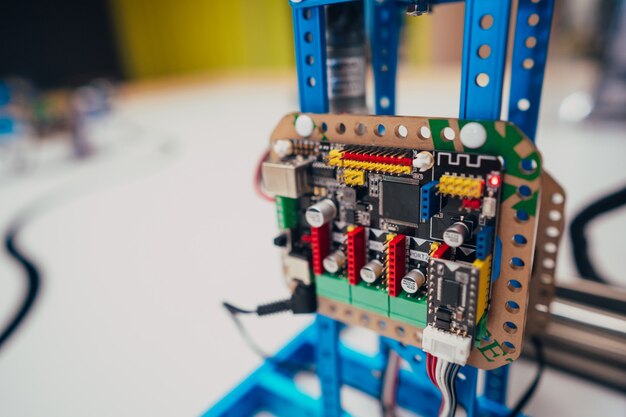 Porównanie platform Arduino i Raspberry Pi dla entuzjastów robotyki